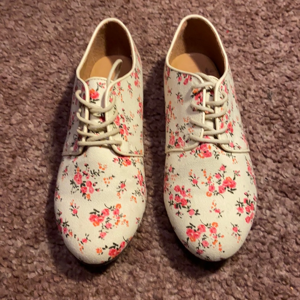Forever 21 Lace Floral Pattern Shoes Womens 7